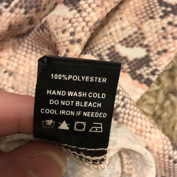 IZZY AND LOLA PINK SNAKESKIN TOP - Picture 6 of 6